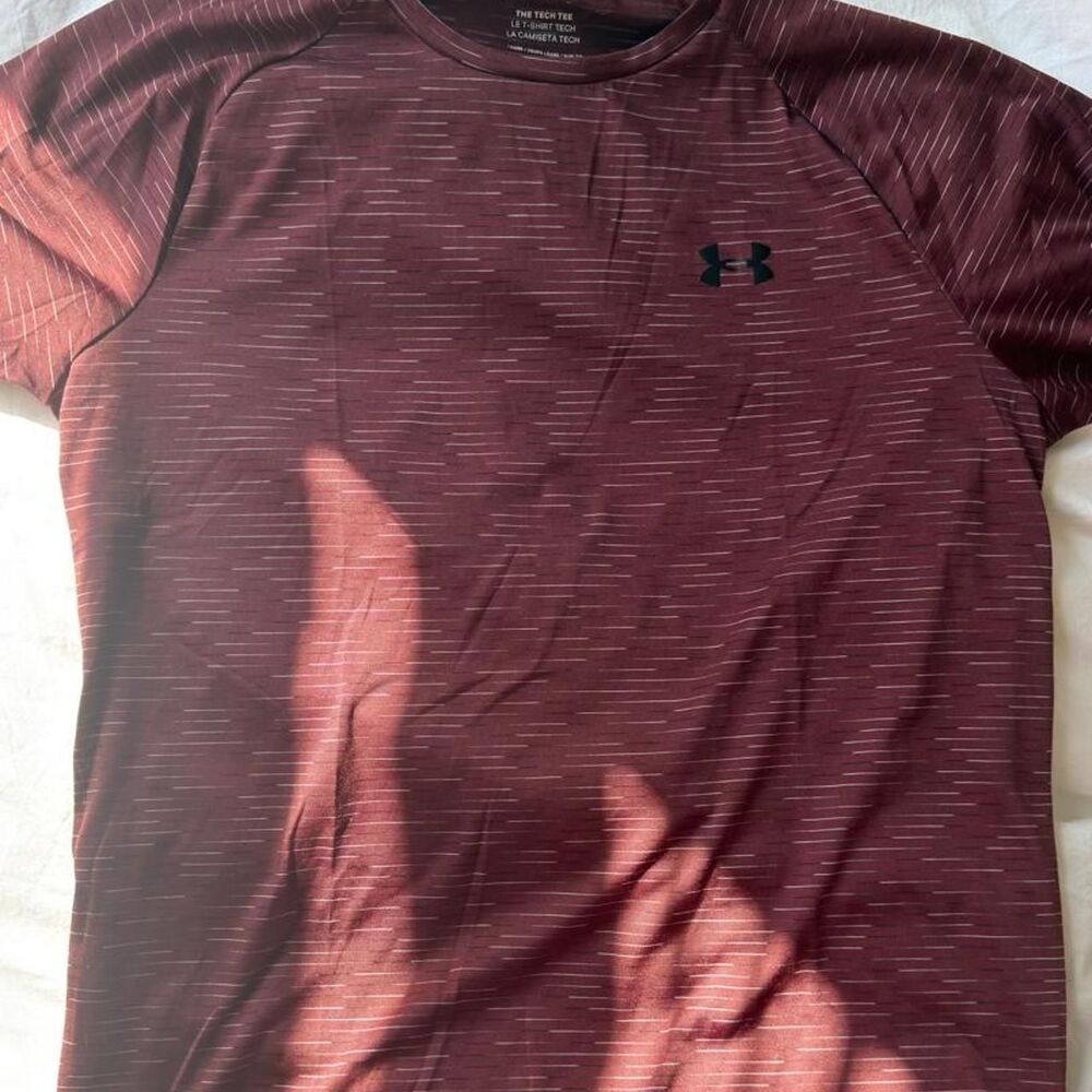 Under-armour Men's Burgundy and Red T-shirt